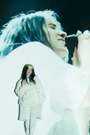 Plakat do filmu "Billie Eilish: Świat lekko zamglony" #349662