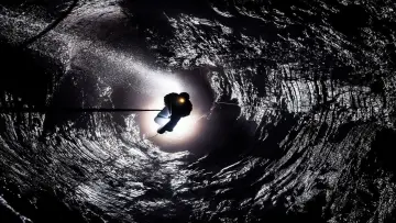 Zasłona do filmu "Inverse Everest" #1166800