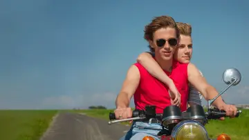Zasłona do filmu "Lato 