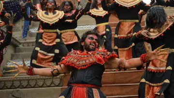 Zasłona do filmu "பொன்னியின் செல்வன்: பாகம் 1" #418235