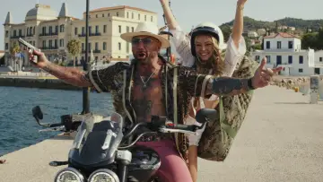 Zasłona do filmu "Glass Onion: Film z serii „Na noże”" #173093