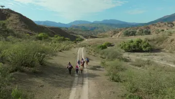 Zasłona do filmu "Nuestra tierra" #798651