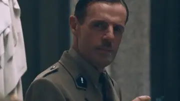 Zasłona do filmu "De Gaulle" #1296900