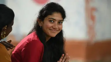 Zasłona do filmu "లవ్ స్టోరీ" #1161356
