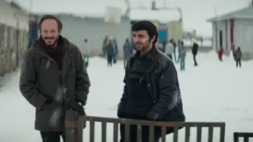 Zasłona do filmu "Wśród wyschniętych traw" #192435