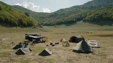Zasłona do filmu "Pod ziemią" #197119