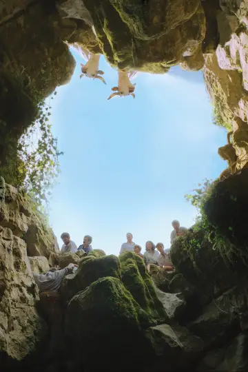 Plakat do filmu "Pod ziemią" #197122