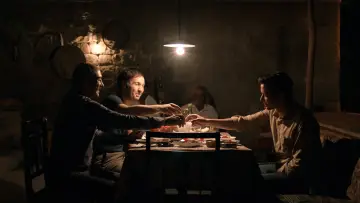 Zasłona do filmu "Gorące dni" #418904