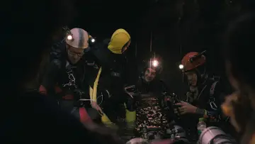 Zasłona do filmu "Trzynaście Żyć" #431669