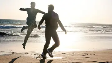 Zasłona do filmu "Ścigana" #377990