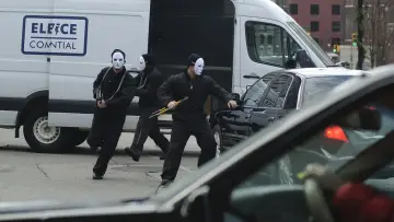 Zasłona do filmu "Mokra robota" #405494