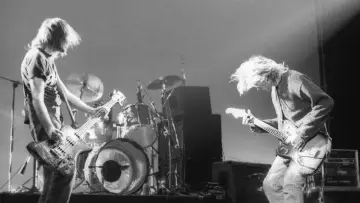 Zasłona do filmu "Nirvana: Live at the Paramount" #1059584