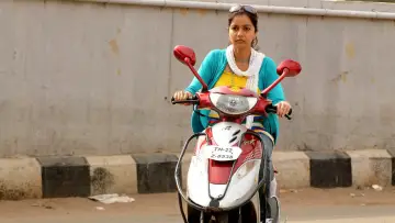 Zasłona do filmu "போராளி" #1162699