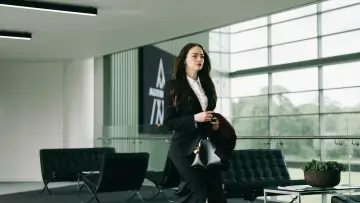Zasłona do filmu "Bugonia" #511850