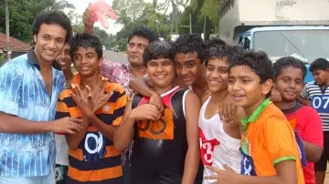 Zasłona do filmu "දරුවනේ" #1741326