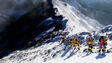 Zasłona do filmu "Lost on Everest" #394101