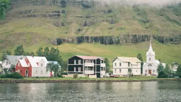 Zasłona do filmu "Bir Zamanlar İzlanda