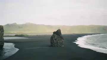 Zasłona do filmu "Bir Zamanlar İzlanda