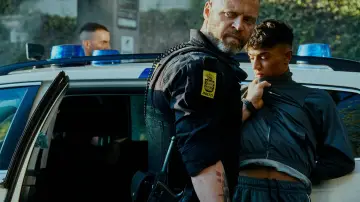 Zasłona do filmu "Shorta" #408804