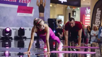 Zasłona do filmu "Sweat" #495895