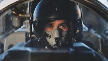 Zasłona do filmu "Top Gunner" #482689