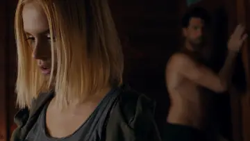 Zasłona do filmu "Co kryje się pod powierzchnią" #419026
