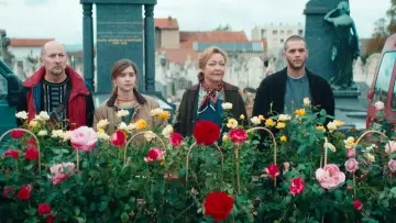 Zasłona do filmu "Usłane różami" #445685
