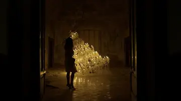 Zasłona do filmu "The Hand of God" #985945