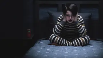 Zasłona do filmu "Nie słuchaj ich" #283018