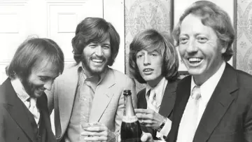 Zasłona do filmu "The Bee Gees: How Can You Mend a Broken Heart" #403707