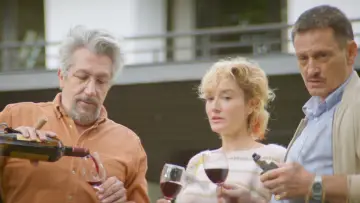 Zasłona do filmu "Niewiarygodne, ale prawdziwe" #307625
