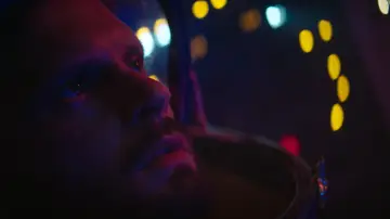 Zasłona do filmu "Czerwony księżyc" #441098
