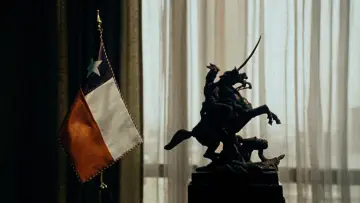 Zasłona do filmu "Pinochet et ses trois généraux" #1735264