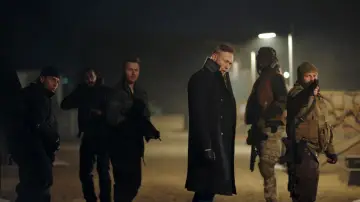 Zasłona do filmu "Niebezpieczny" #300207