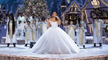 Zasłona do filmu "Magiczne święta z Mariah Carey" #888348
