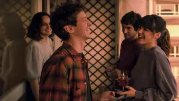 Zasłona do filmu "Un año, una noche" #1861072