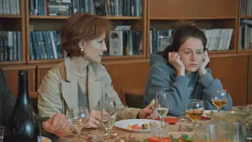 Zasłona do filmu "Каникулы" #1917177