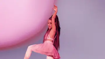 Zasłona do filmu "ariana grande: excuse me, i love you" #440201