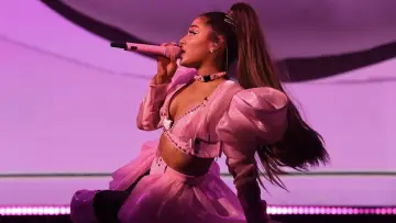 Zasłona do filmu "ariana grande: excuse me, i love you" #440205