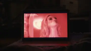 Zasłona do filmu "We