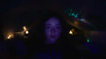 Zasłona do filmu "We