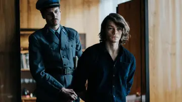 Zasłona do filmu "Żeby nie było śladów" #1860024
