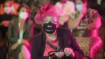 Zasłona do filmu "Niefortunny numerek lub szalone porno" #378872