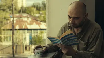 Zasłona do filmu "Co widzimy, patrząc w niebo?" #1851709