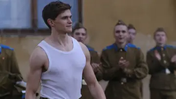 Zasłona do filmu "Ognisty ptak" #363709