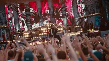 Zasłona do filmu "Better Man: Niesamowity Robbie Williams" #575423