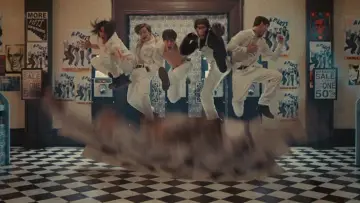 Zasłona do filmu "Better Man: Niesamowity Robbie Williams" #575458