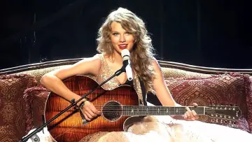 Zasłona do filmu "Taylor Swift: Speak Now World Tour Live" #415331