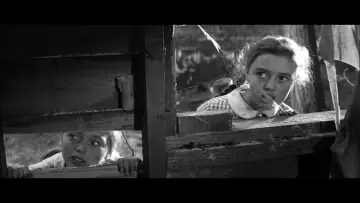 Zasłona do filmu "Never Take Sweets from a Stranger" #1578894