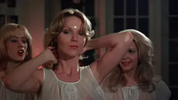 Zasłona do filmu "Confessions of a Young American Housewife" #588202